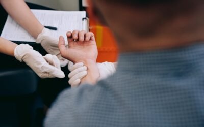 Médecine Holistique vs. Médecine Conventionnelle les Différences et les Avantages